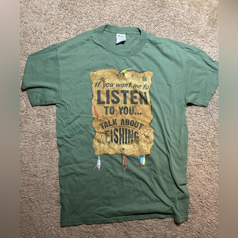 Men’s Medium Novelty Fishing Tee